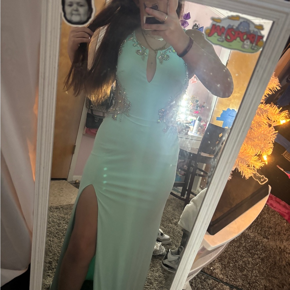 Chic Mint Green Prom Dress with Embellishments